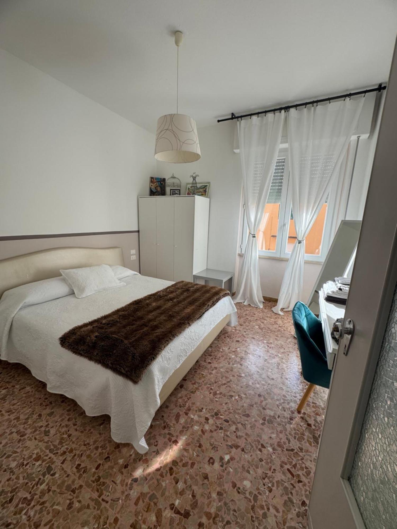 2-Bedroom Sunny Sea View With Balcony, La Casa Di Christine مونتيروسّو ال ماري المظهر الخارجي الصورة